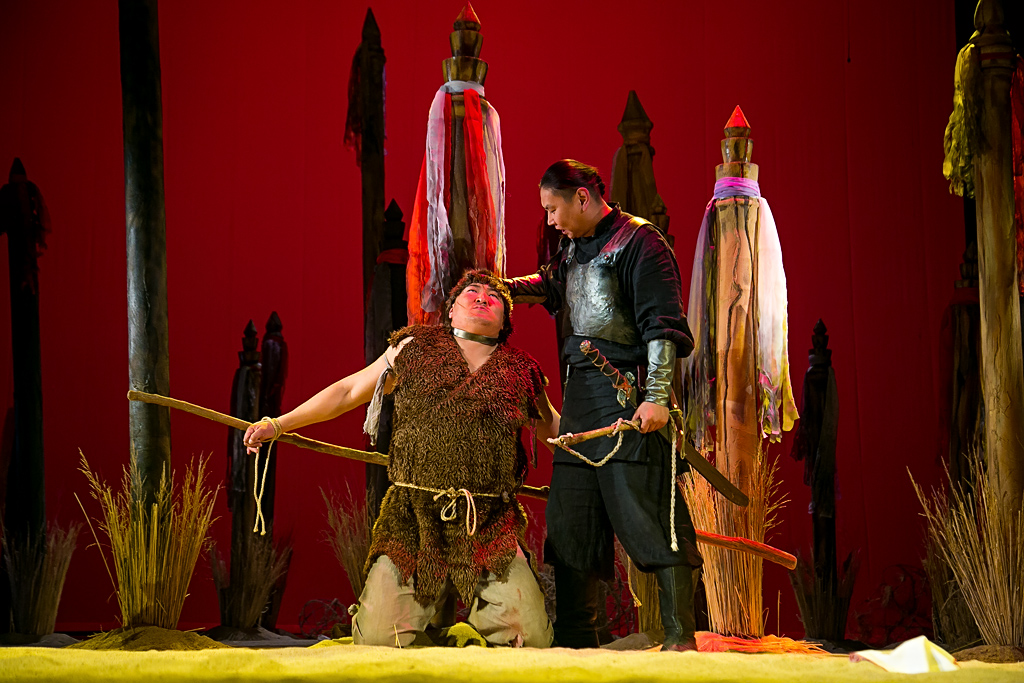 Спектакль "Манкурт" по отрывку из романа Айтматова представлен в Бурдраме в Улан-Удэ, Фото с места события собственное