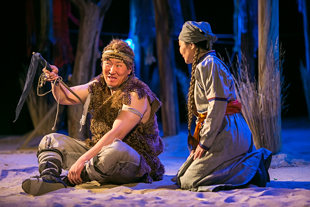 Спектакль "Манкурт" по отрывку из романа Айтматова представлен в Бурдраме в Улан-Удэ, Фото с места события собственное