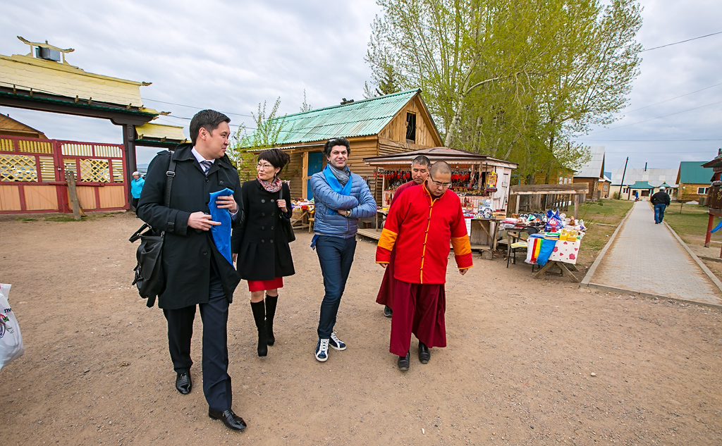 Николай Цискаридзе посетил Иволгинский дацан в Бурятии, Фото с места события собственное