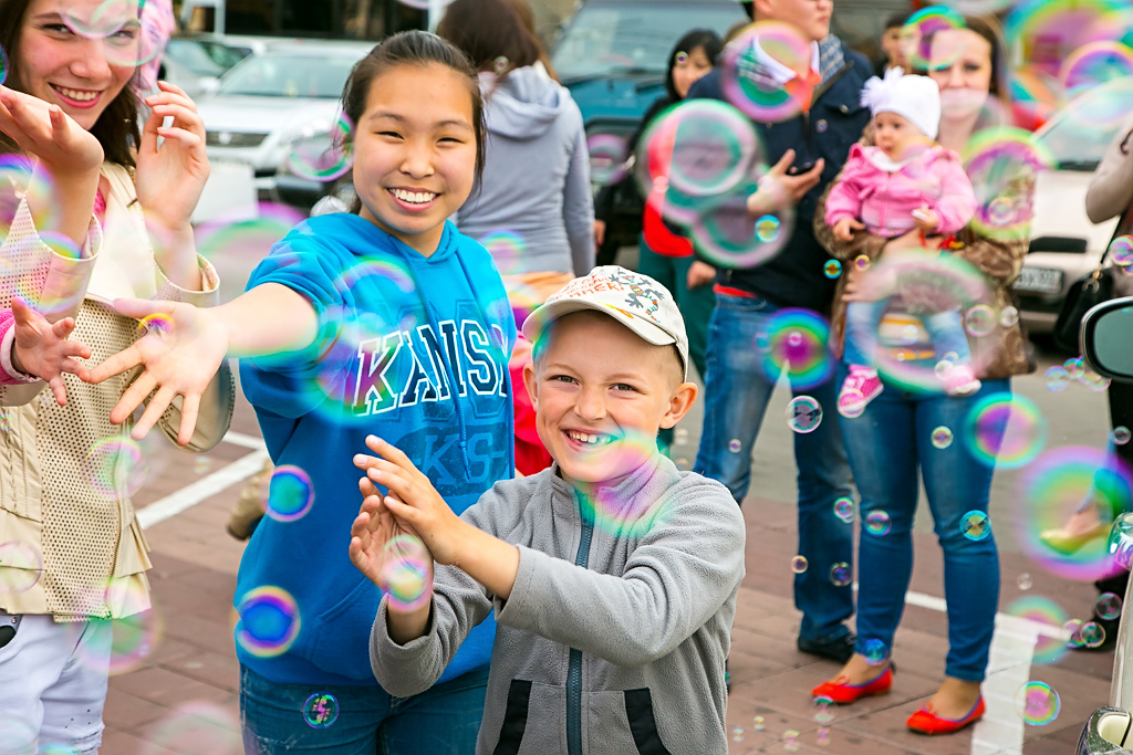 Пять тысяч воздушных шариков подарили детство горожанам, Фото с места события собственное