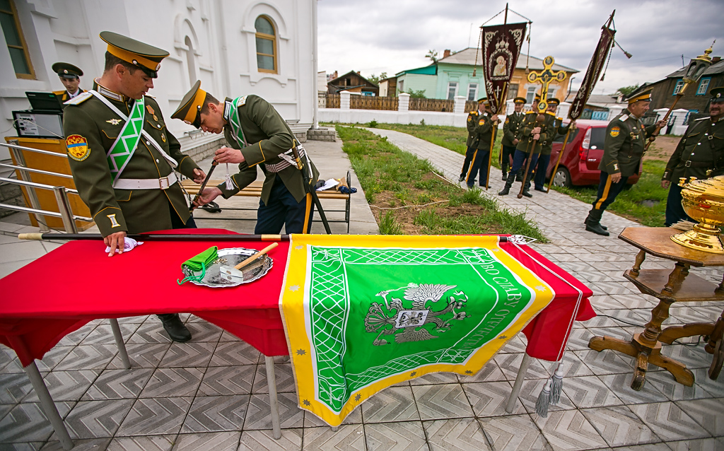 Забайкальским казакам торжественно вручили знамя в Улан-Удэ, Фото с места события собственное