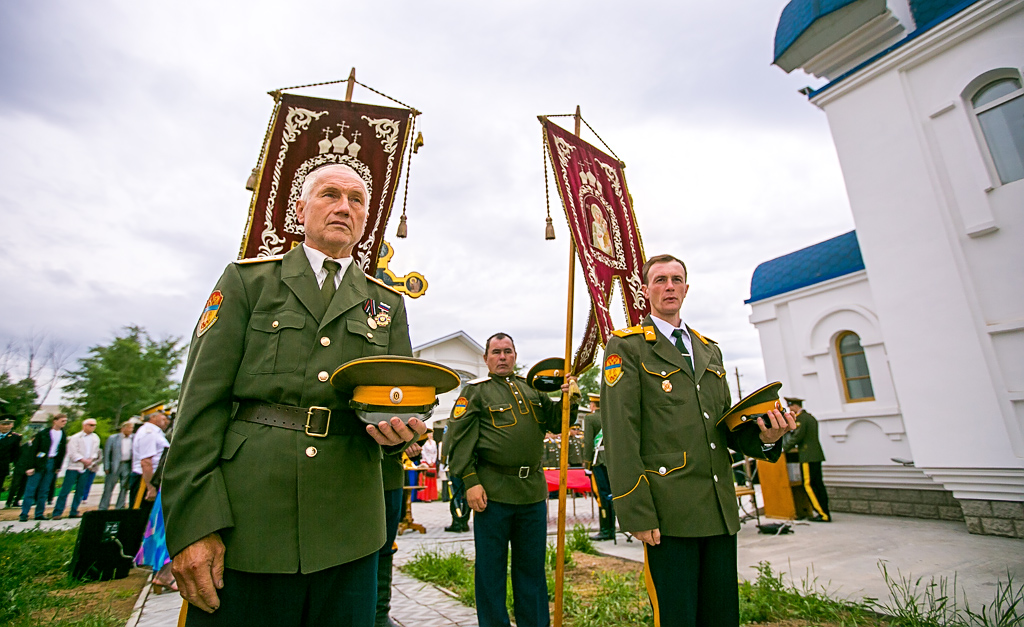 Забайкальским казакам торжественно вручили знамя в Улан-Удэ, Фото с места события собственное