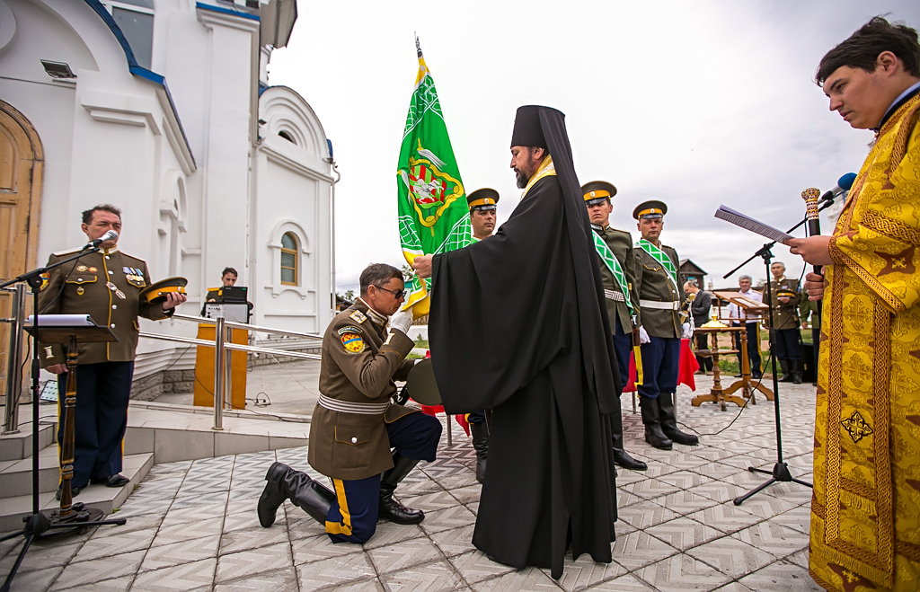 Забайкальским казакам торжественно вручили знамя в Улан-Удэ, Фото с места события собственное
