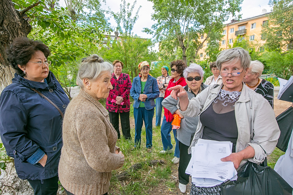 Точечная застройка стала причиной конфликта между горожанами и бизнесменом в Улан-Удэ, Фото с места события собственное