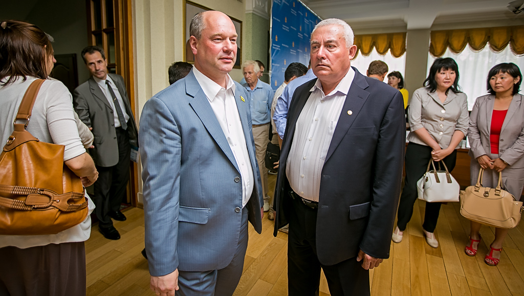 Не менее двух третей кандидатов от ЕР должны пройти в горсовет Улан-Удэ - Владимир Павлов, Фото с места события собственное