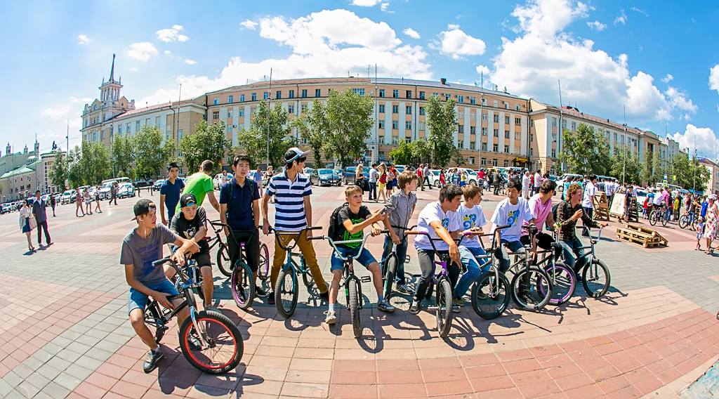 На площади Советов в Улан-Удэ выступили экстремалы , Фото с места события собственное