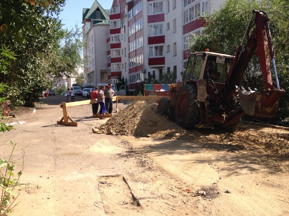 Десяток домов в самом центре Улан-Удэ остались без горячей воды еще на две недели, Фото с места события собственное
