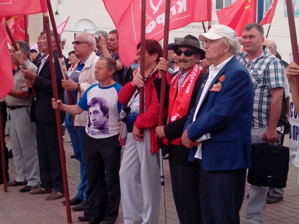 Митинг против фашизма и в поддержку юго-востока Украины прошел в Улан-Удэ, Фото с места события собственное