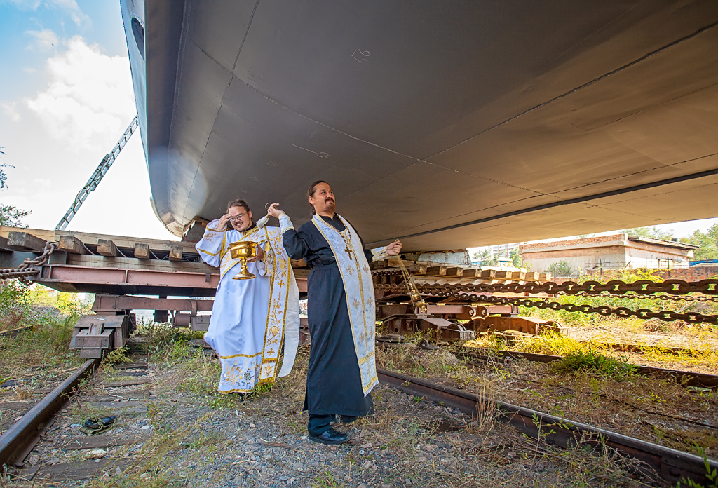 Яхту олигарха Дерипаски спустили на воду в Бурятии, Фото с места события собственное