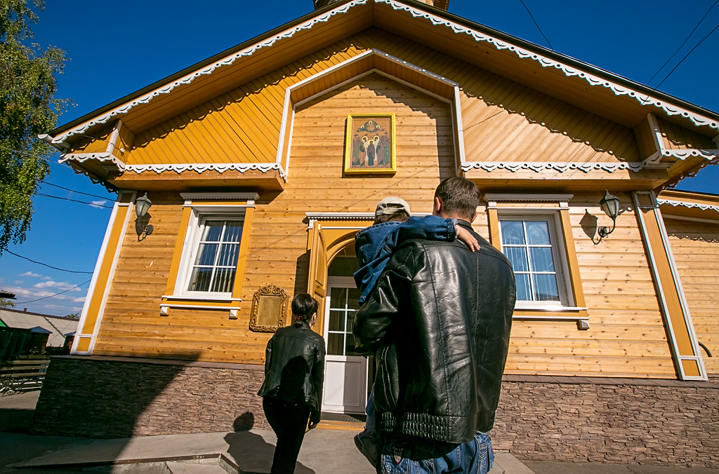 Мощи 12 святых побывали в Вознесенком храме в Улан-Удэ, Фото с места события собственное