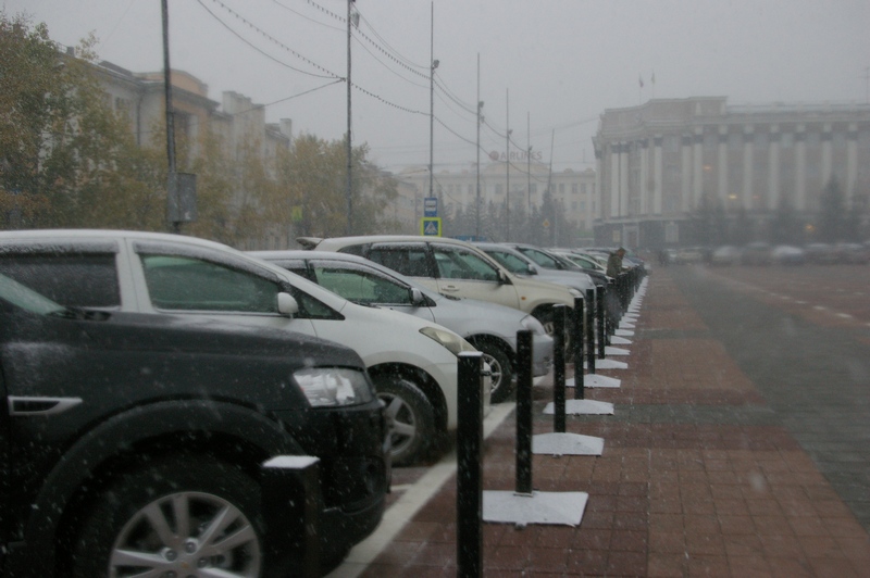 Первым снегом накрыло столицу Бурятии, Фото с места события собственное