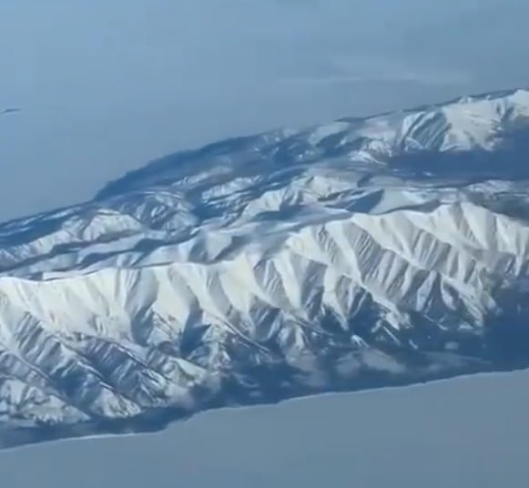 Пилот Дамир Юсупов опубликовал редкие кадры озера во время рейса Чита — Екатеринбург Д. Юсупов