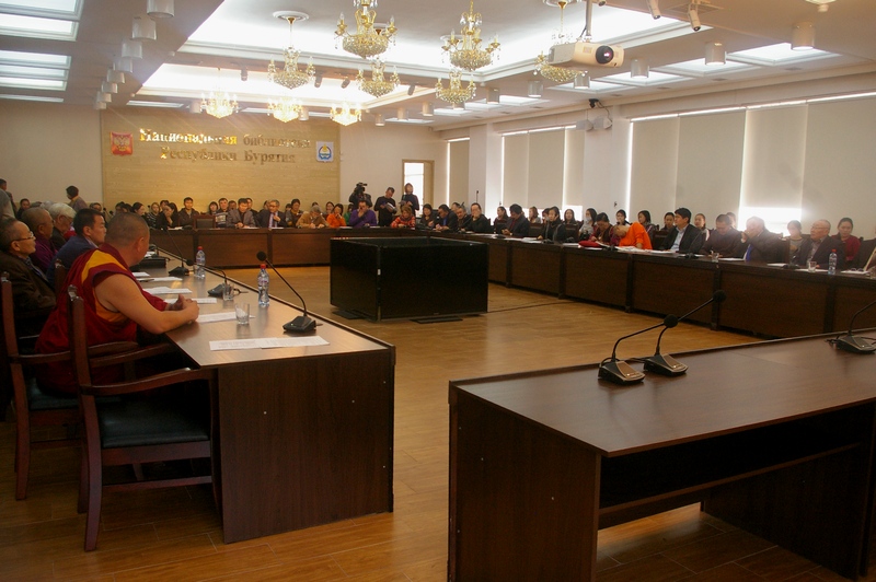 Книгу с единой теорией этногенеза бурятского народа предложили создать в Бурятии, Фото с места события собственное