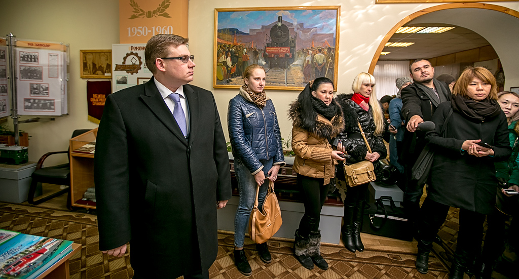 Экскурсию на ЛВРЗ организовали для прессы и общественности в Улан-Удэ, Фото с места события собственное