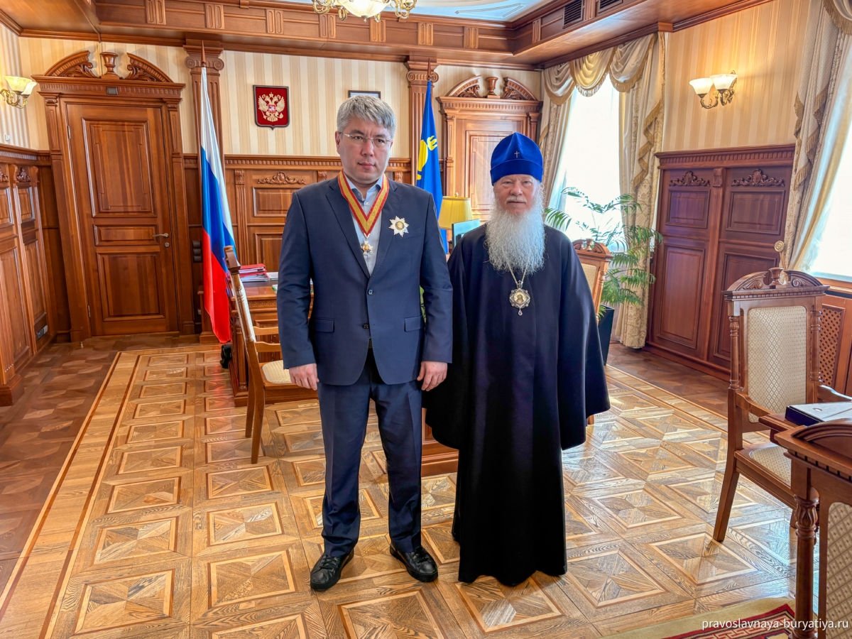Алексею Цыденову вручили орден за поддержку Бурятской митрополии и личный вклад Бурятская епархия