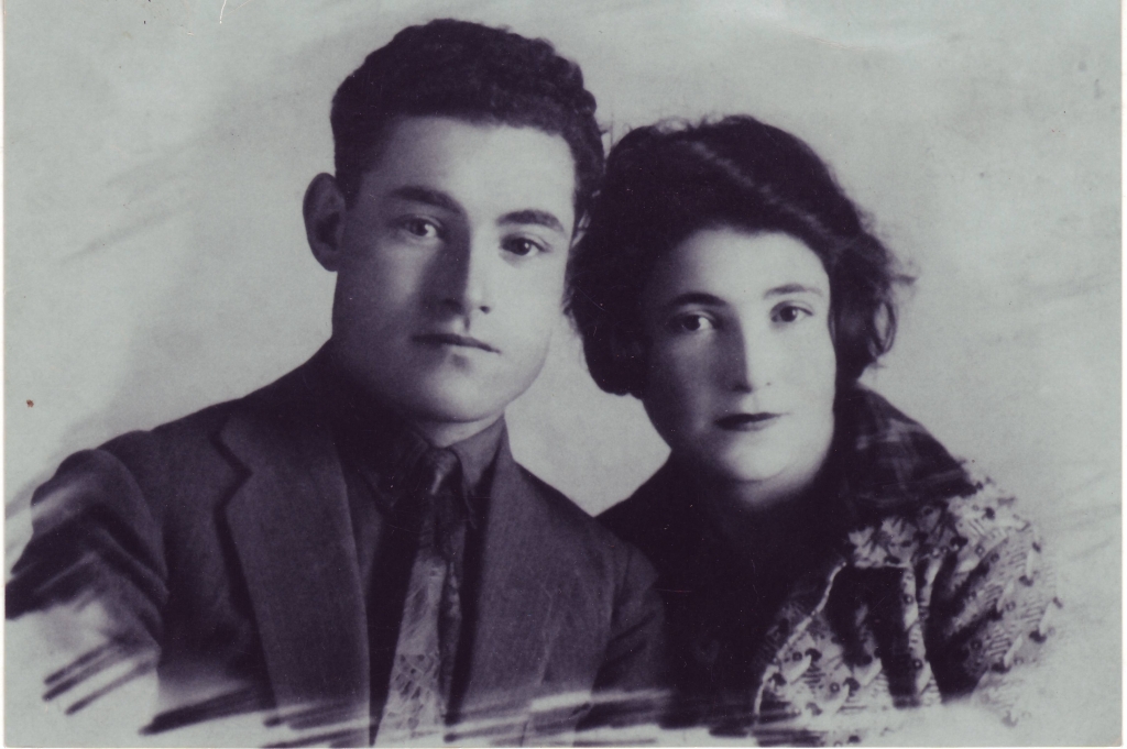 Савелий и Сара Гроховские, фото 1935-1937 гг, Фото с места события собственное