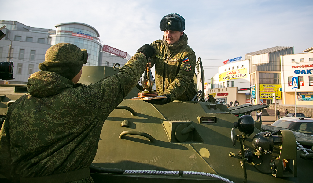 Два вечных огня с сегодняшнего дня будет гореть в городе Улан-Удэ, Фото с места события собственное