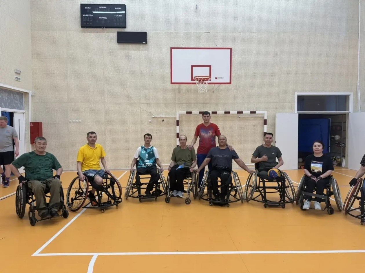 Ветераны СВО на колясках сыграли в баскетбол 3х3 в Улан-Удэ &quotФонд без барьеров&quot в Улан-Удэ