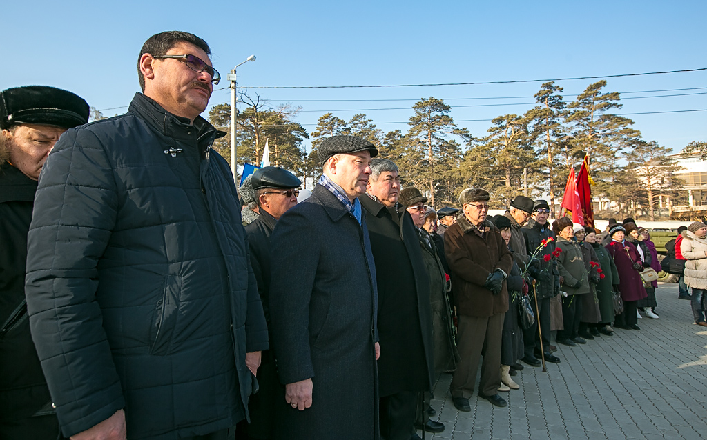 Два вечных огня с сегодняшнего дня будет гореть в городе Улан-Удэ, Фото с места события собственное