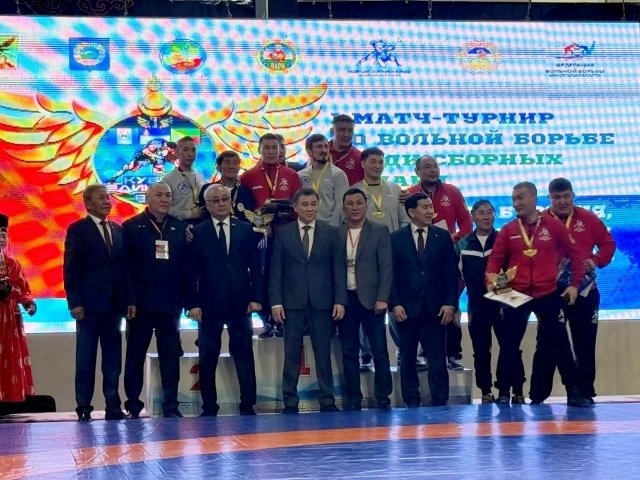 Первый межрегиональный турнир прошёл в Агинском, следующий — в столице Бурятии. федерация спортивной борьбы РБ