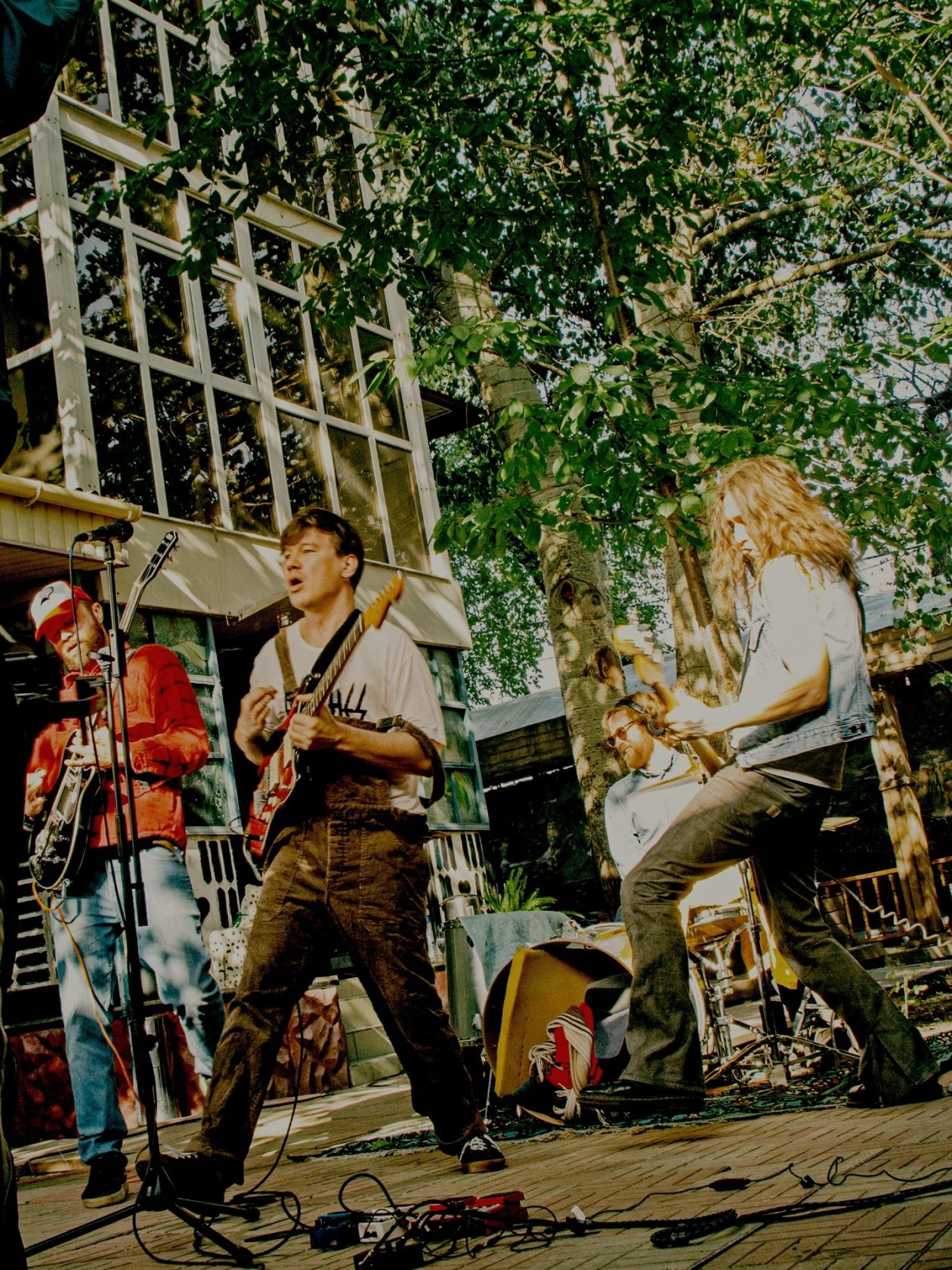 Казахстанская группа RASPUTNIKI страница группы в ВК