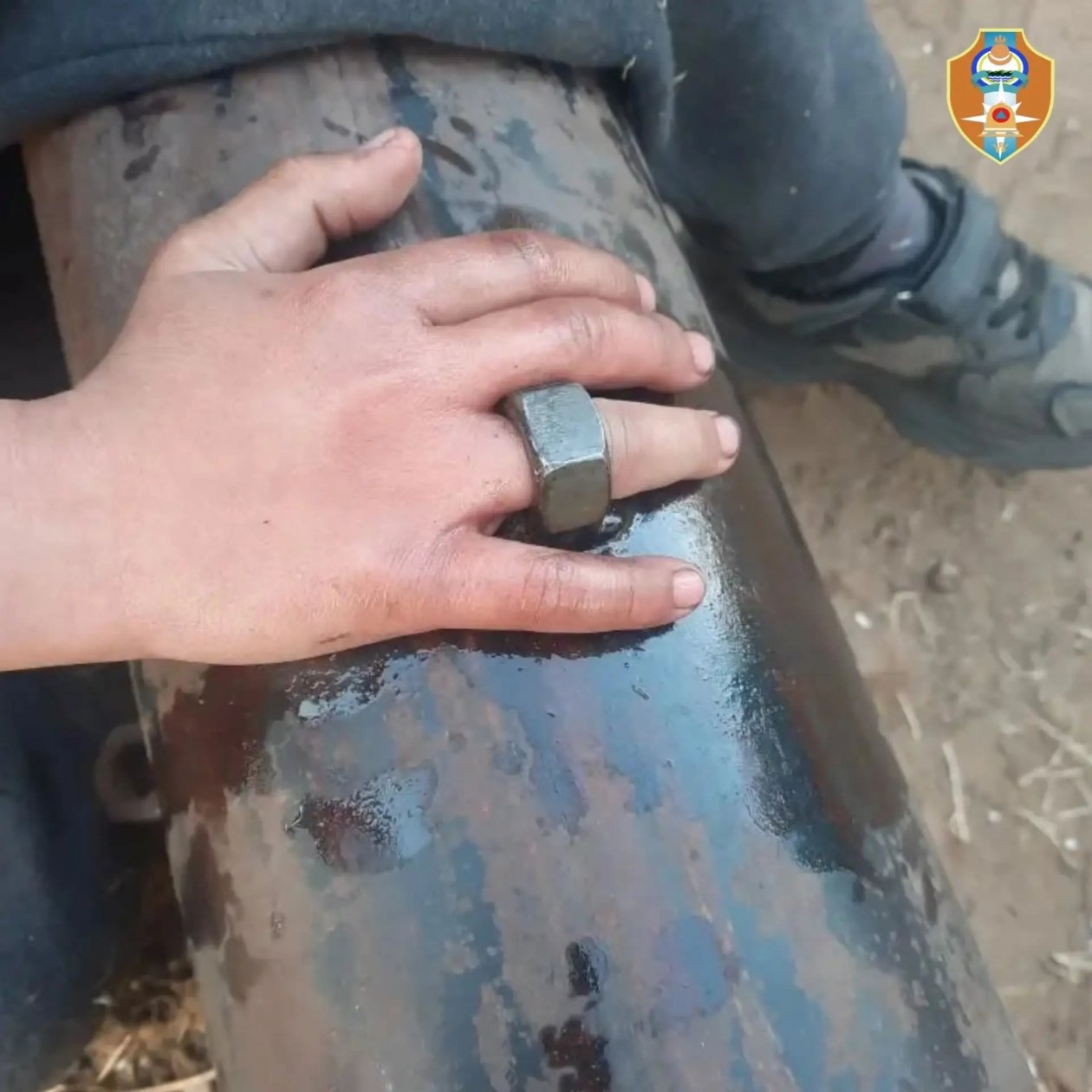 В Бурятии пожарные освободили палец ребёнка из гайки Агентство ГО и ЧС Бурятии