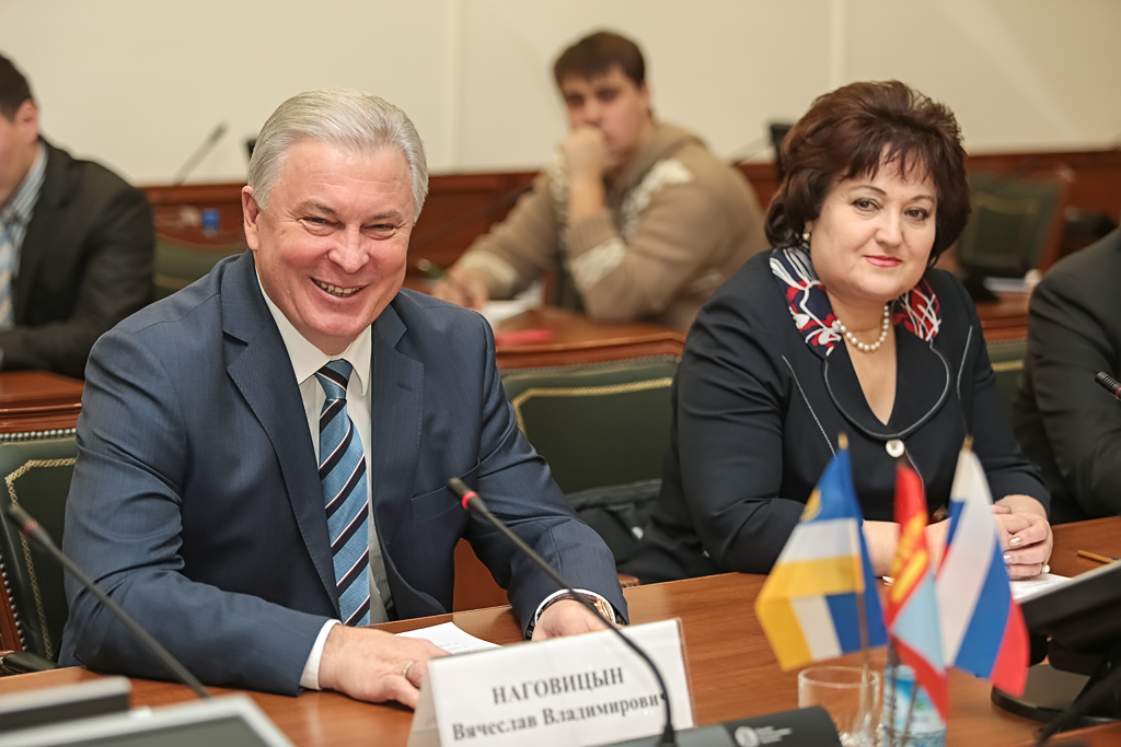 Глава Бурятии Вячеслав Наговицын и министр экономики республики Татьяна Думнова, Фото с места события собственное