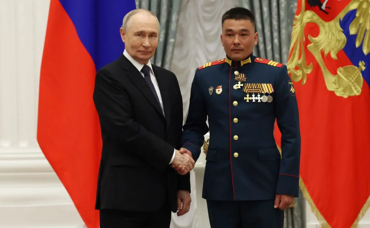 Военный из Бурятии стал первым полным кавалером Георгиевского креста в РФ пресс-служба правительства России