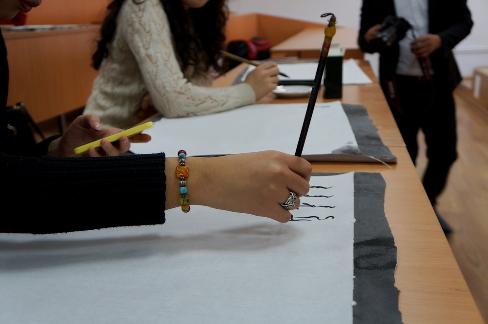 С монгольский каллиграфией познакомили жителей Улан-Удэ , Фото с места события собственное