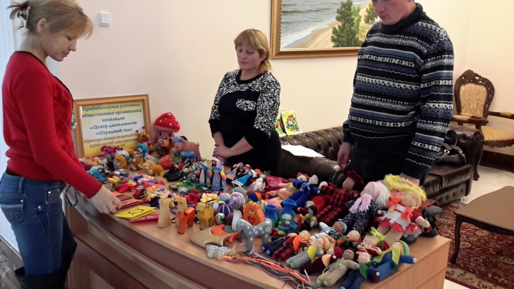 На 20 тысяч рублей купили чиновники и депутаты Бурятии изделия, изготовленные инвалидами, Фото с места события из других источников