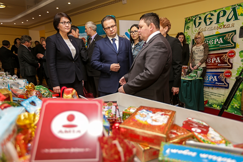 "Вкусная" выставка-ярмарка местной продукции открылась в правительстве Бурятии сегодня, Фото с места события собственное