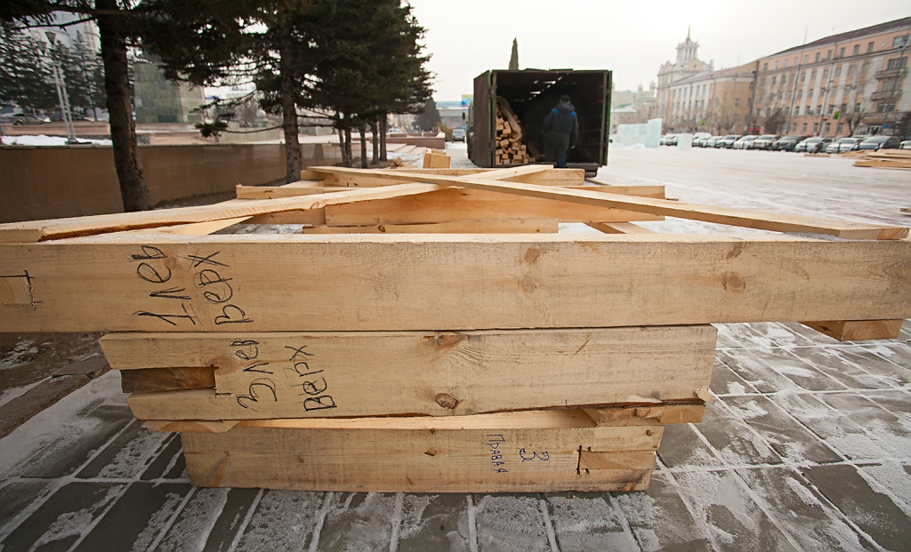 Ледовый городок в центре Улан-Удэ готов к встрече Нового года, Фото с места события собственное
