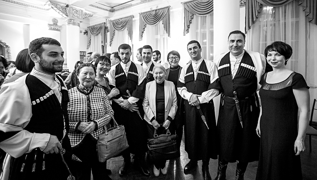 "Перелетные птицы" из Грузии стали украшением Рождественского фестиваля в Улан-Удэ, Фото с места события собственное