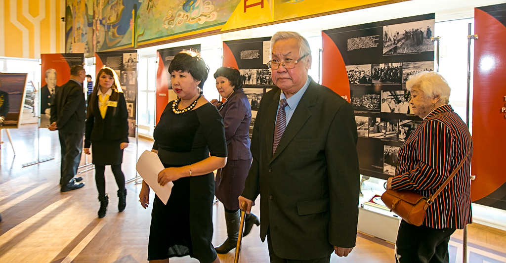 Торжества в честь 100-летия политического деятеля Андрея Модогоева проходят в Бурятии, Фото с места события собственное