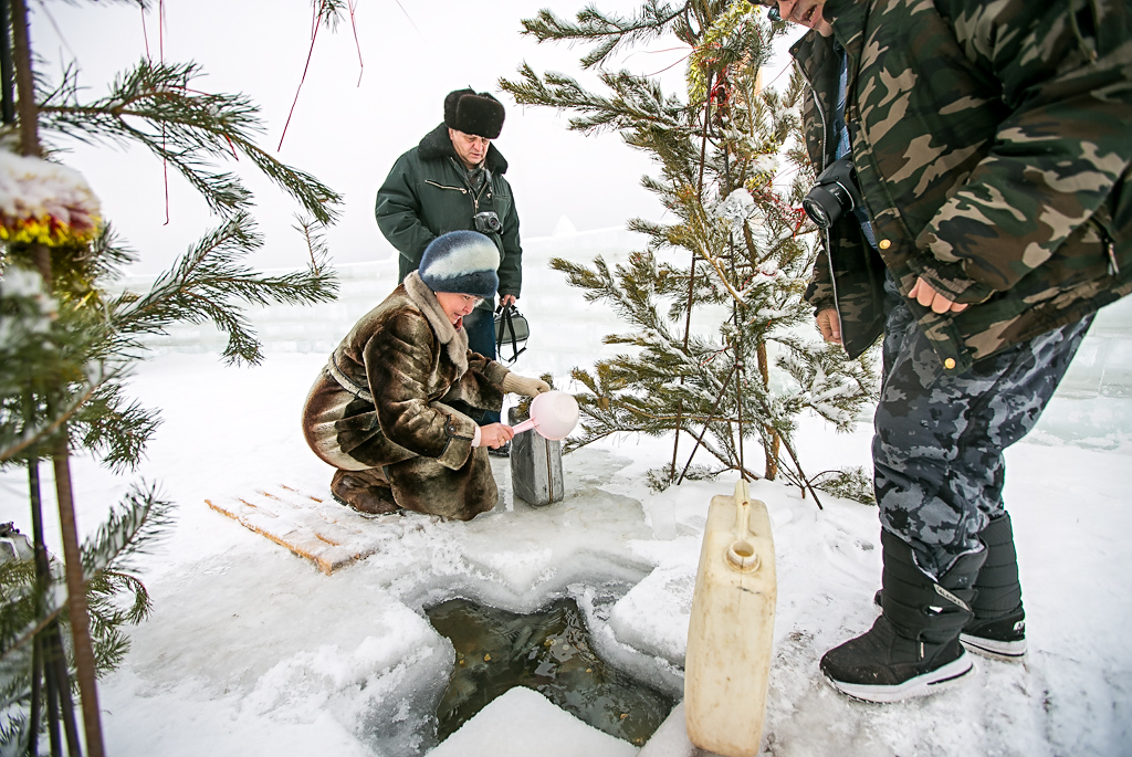 Крещение Господне отметили купанием в иордани жители Бурятии, Фото с места события собственное