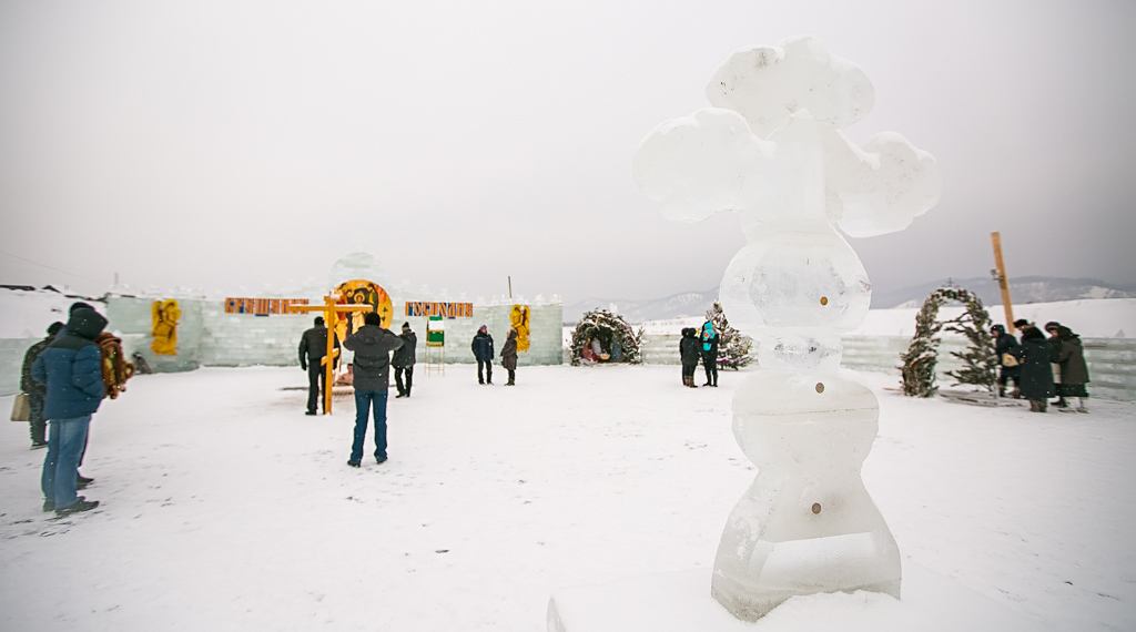Крещение Господне отметили купанием в иордани жители Бурятии, Фото с места события собственное