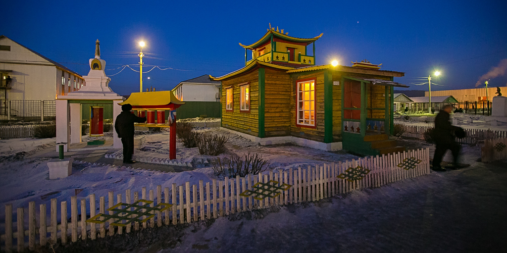 Дуган, построенный заключенными в 2009 году, Фото с места события собственное