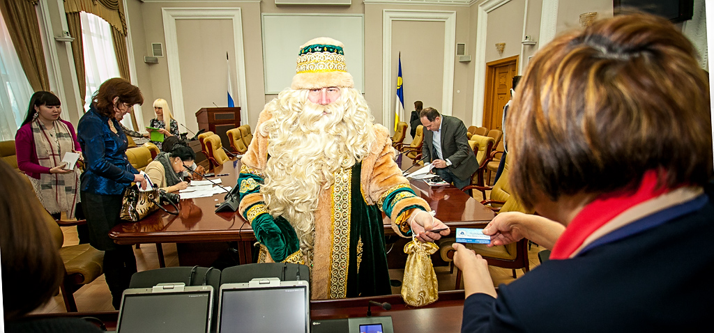 На пресс-конференции Дедов Морозов, Фото с места события собственное