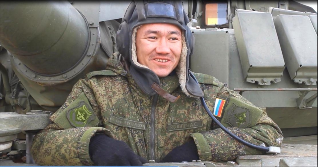 Механик-водитель Т-72Б Александр Яковлев, Фото с места события из других источников