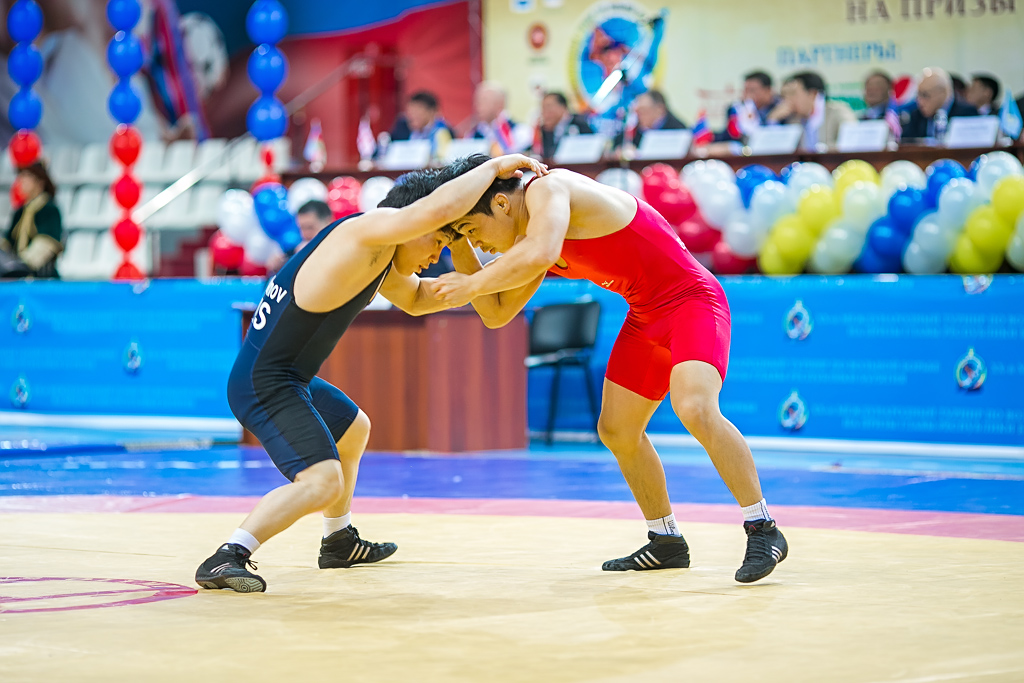 "Золото" турнира по вольной борьбе на призы главы Бурятии взял борец Александр Богомоев, Фото с места события собственное