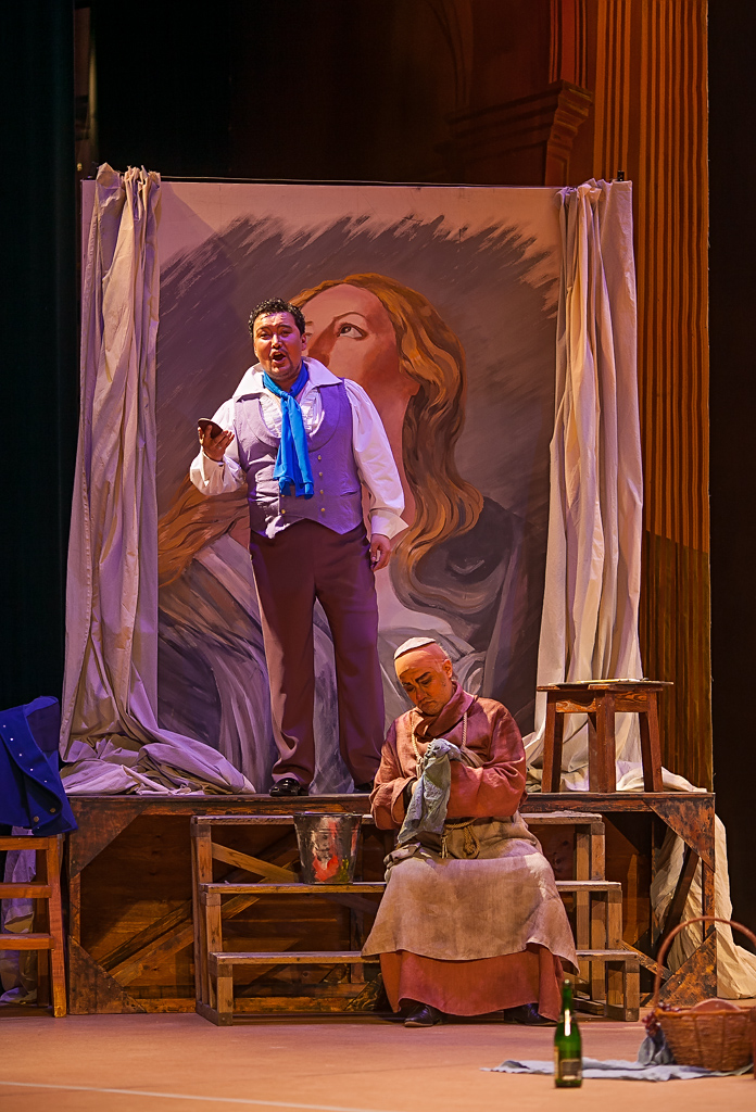 Премьера оперы "Тоски" прошла с аншлагом в Улан-Удэ, Фото с места события собственное