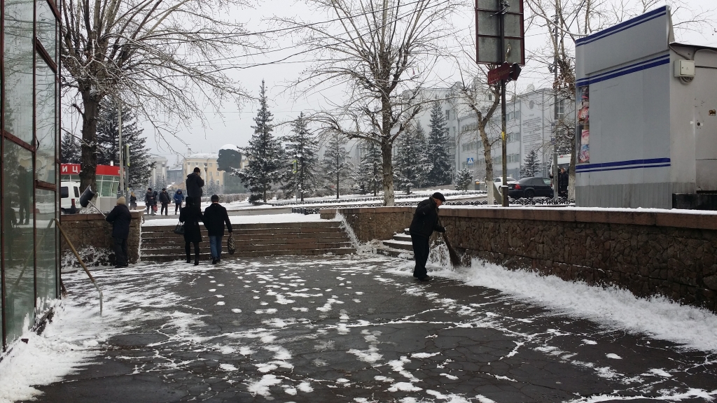 Снегопады накрыли Бурятию в чистый четверг, Фото с места события собственное