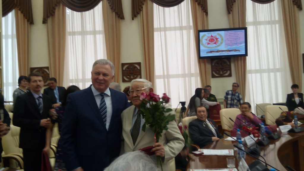 Награждение ветеранов юбилейными медалями, Фото с места события собственное