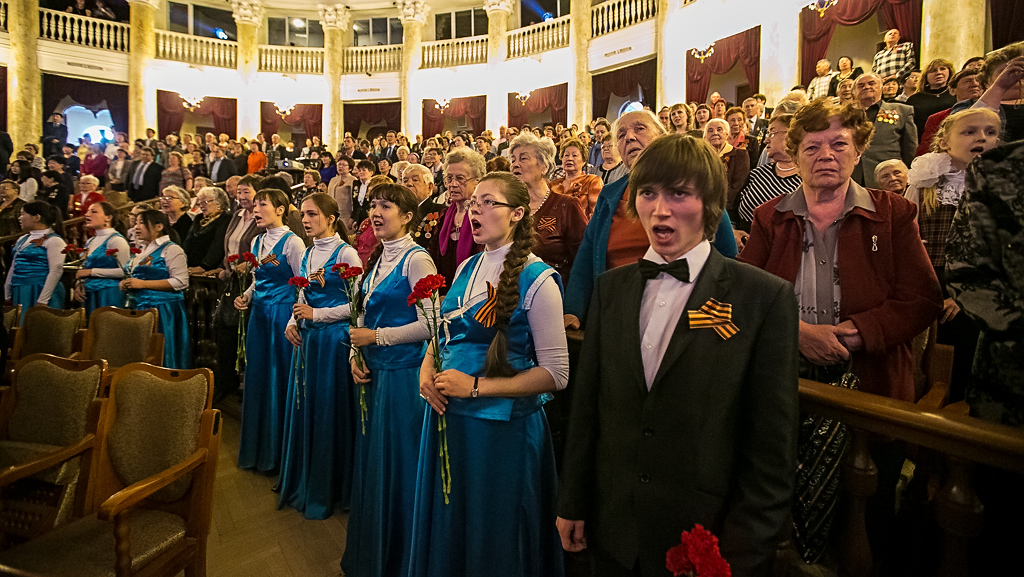 Торжественное собрание, посвященное 70-летию Великой Победы, состоялось в Улан-Удэ, Фото с места события собственное