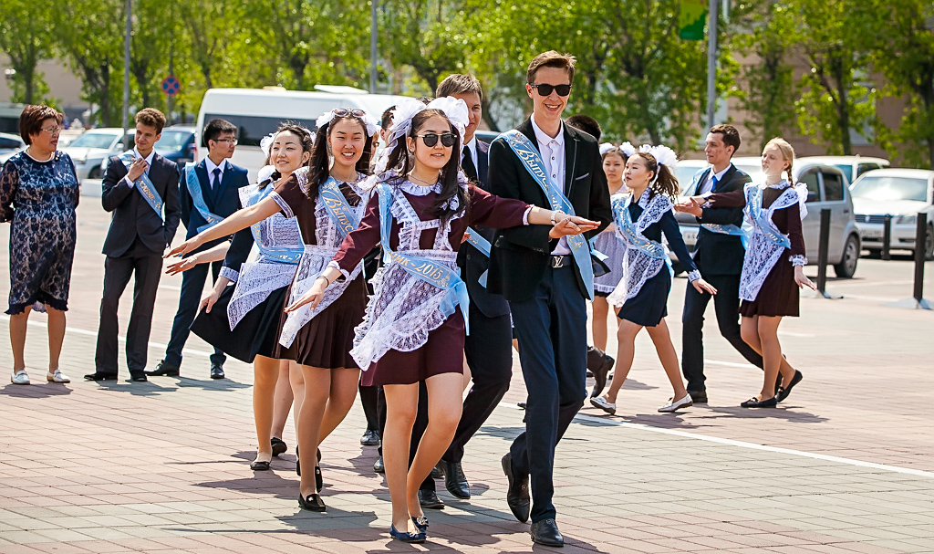 Последние звонки прозвенели в школах Улан-Удэ