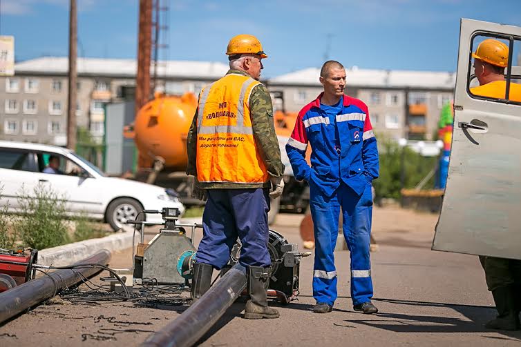 Выездное совещание по вопросам подготовки города к отопительному сезону прошло сегодня утром