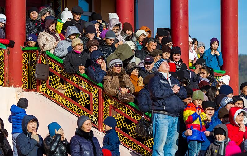 Молебен Жинсриг-Огненное подношение провели в поселке Верхняя-Березовка в Улан-Удэ