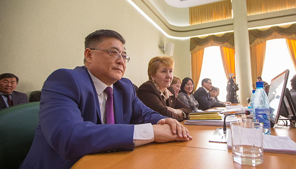 Зандра Сангадиев