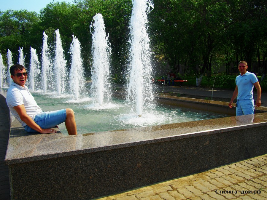 Искупались в фонтане на Мемориале Победы