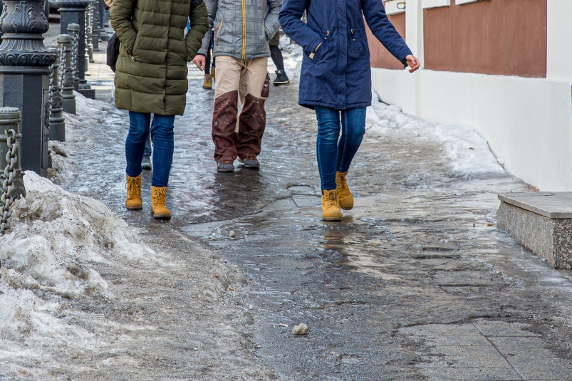Скользящей походкой: в Бурятии пешеходам предложили стать лыжниками